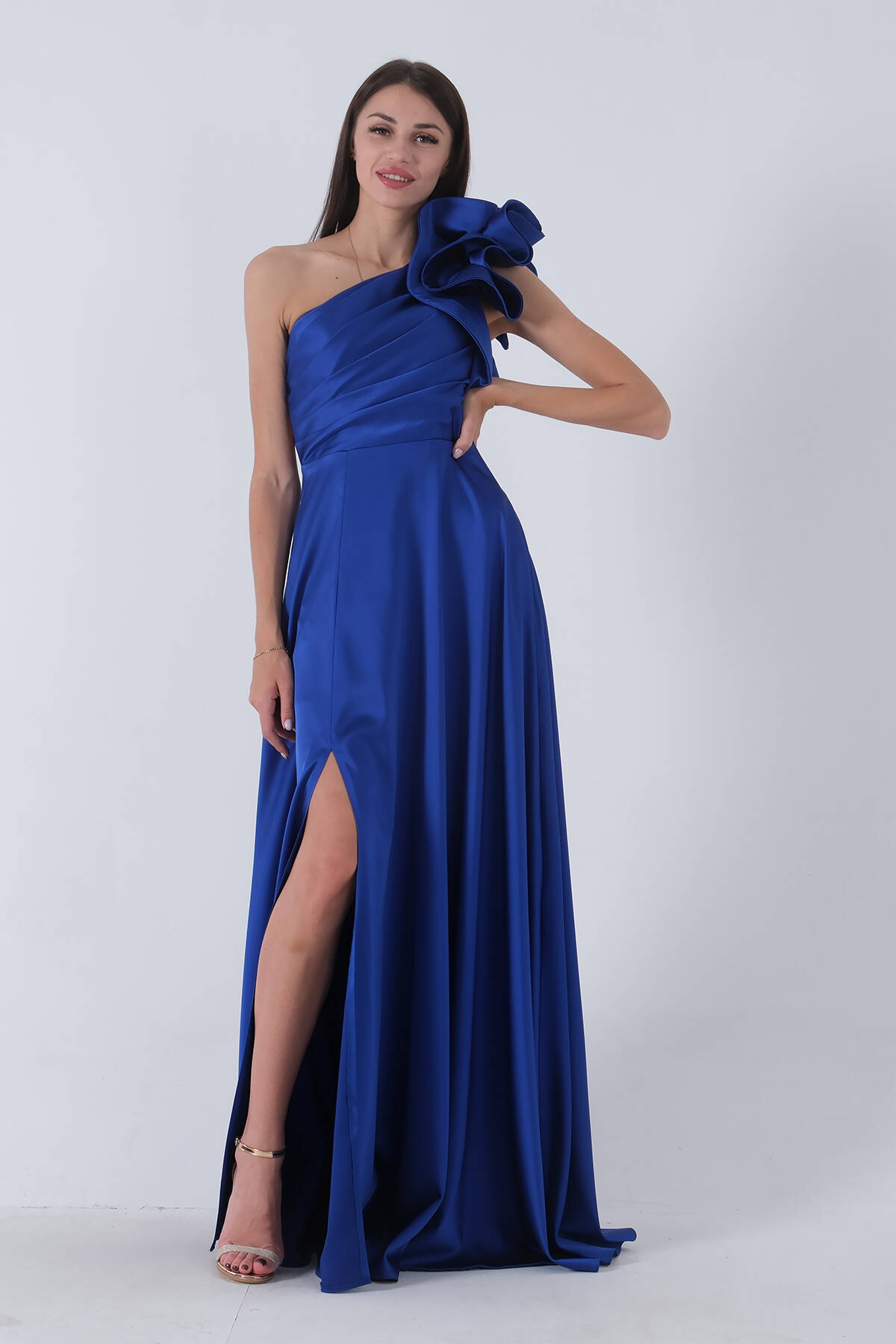 Saks Saten Omuz Fiyonklu Abiye Elbise 1302192.26 - Ardanewline