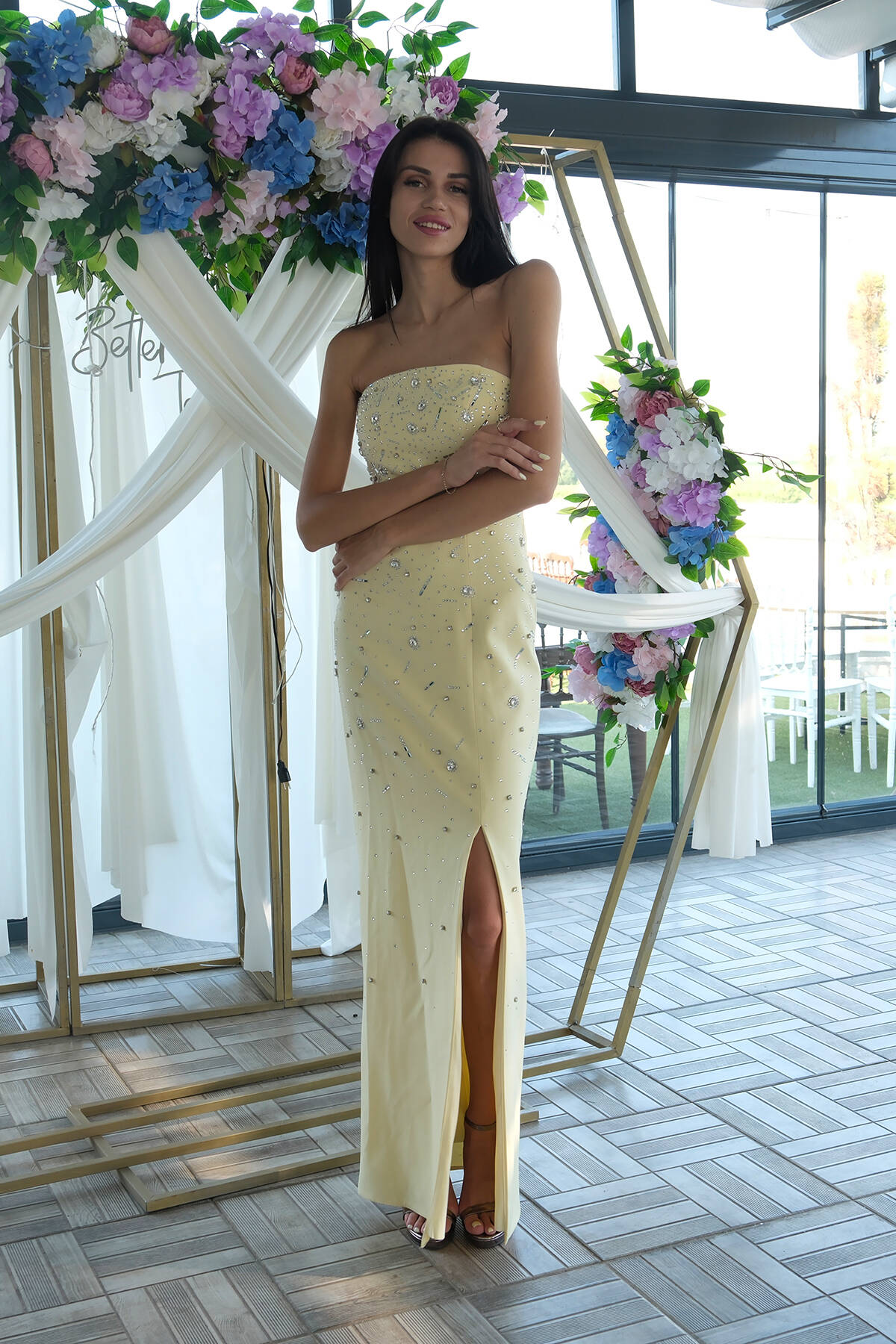 Sarı Kadın Straplez Taş Detaylı Yırtmaçlı Abiye Elbise 0801045.11 - Ardanewline (1)