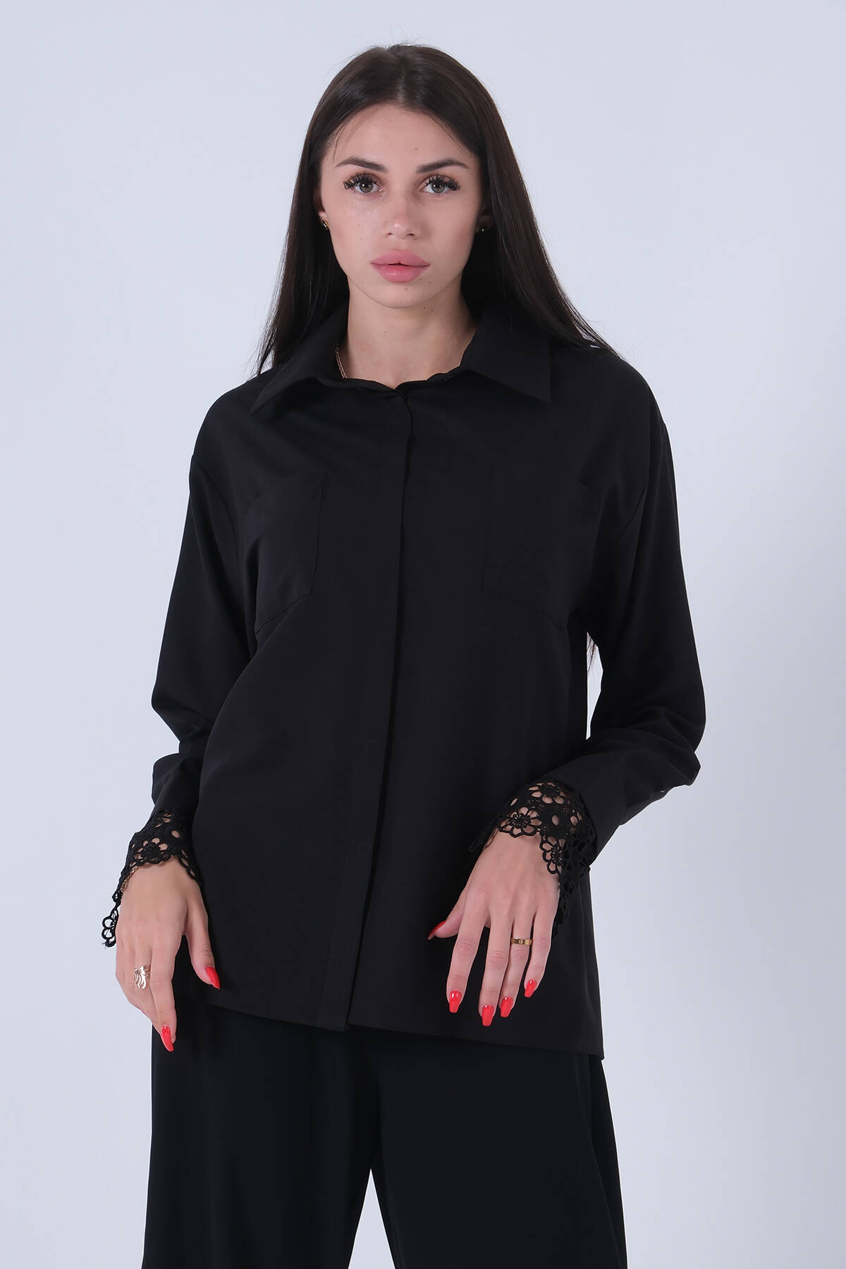 Siyah 2 Cepli Manşeti Dantel Detaylı Bluz 3972954.01 - Ardanewline