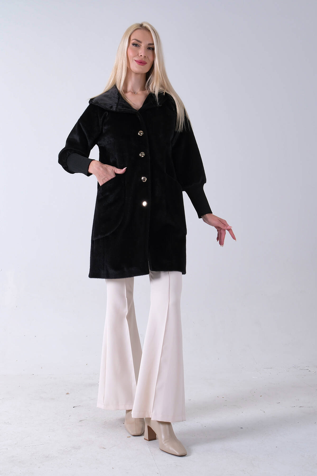 Siyah 2 Torba Cep Kapüşonlu Düğme Kapamalı Bileği Lastikli Peluş Kaban 41630062.01 - Ardanewline