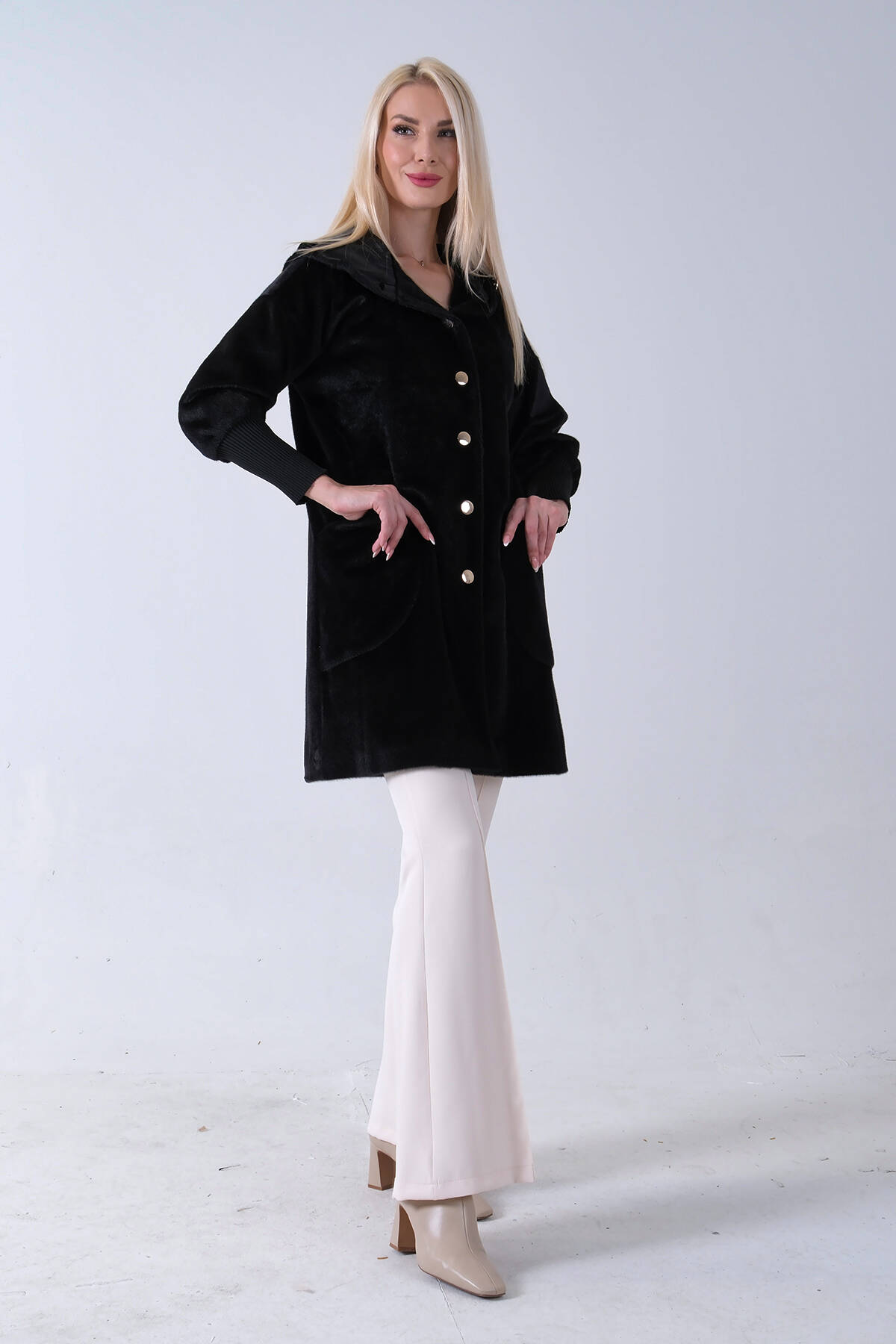 Siyah 2 Torba Cep Kapüşonlu Düğme Kapamalı Bileği Lastikli Peluş Kaban 41630062.01 - Ardanewline (1)