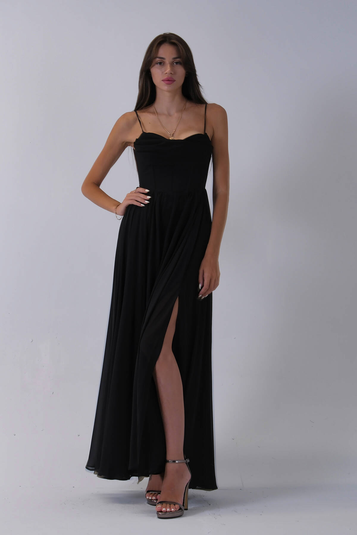 Siyah Askılı Drapeli Uzun Şifon Abiye 08020032.01 - Ardanewline (1)