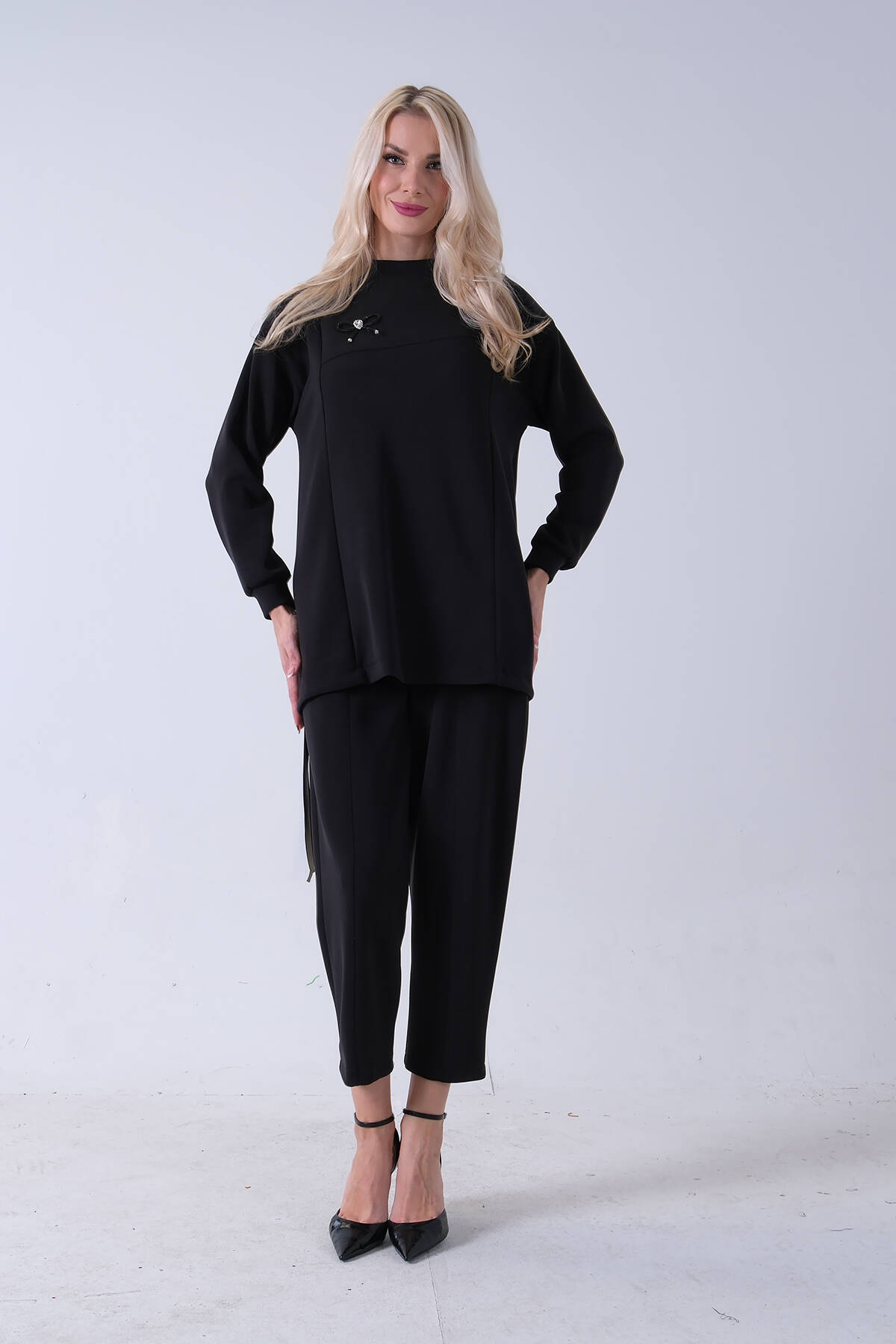 Siyah Bisiklet Yaka Tunik Pantolonlu Takım 4577261.01 - Ardanewline (1)