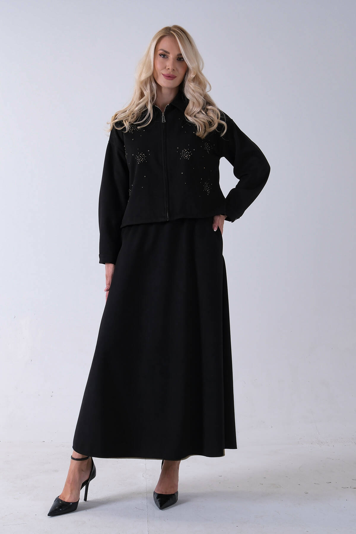 Siyah Ceket Fermuar Kapamalı Üzeri Taş Detaylı Etekli Kadife Takım 4577264.01 - Ardanewline (1)