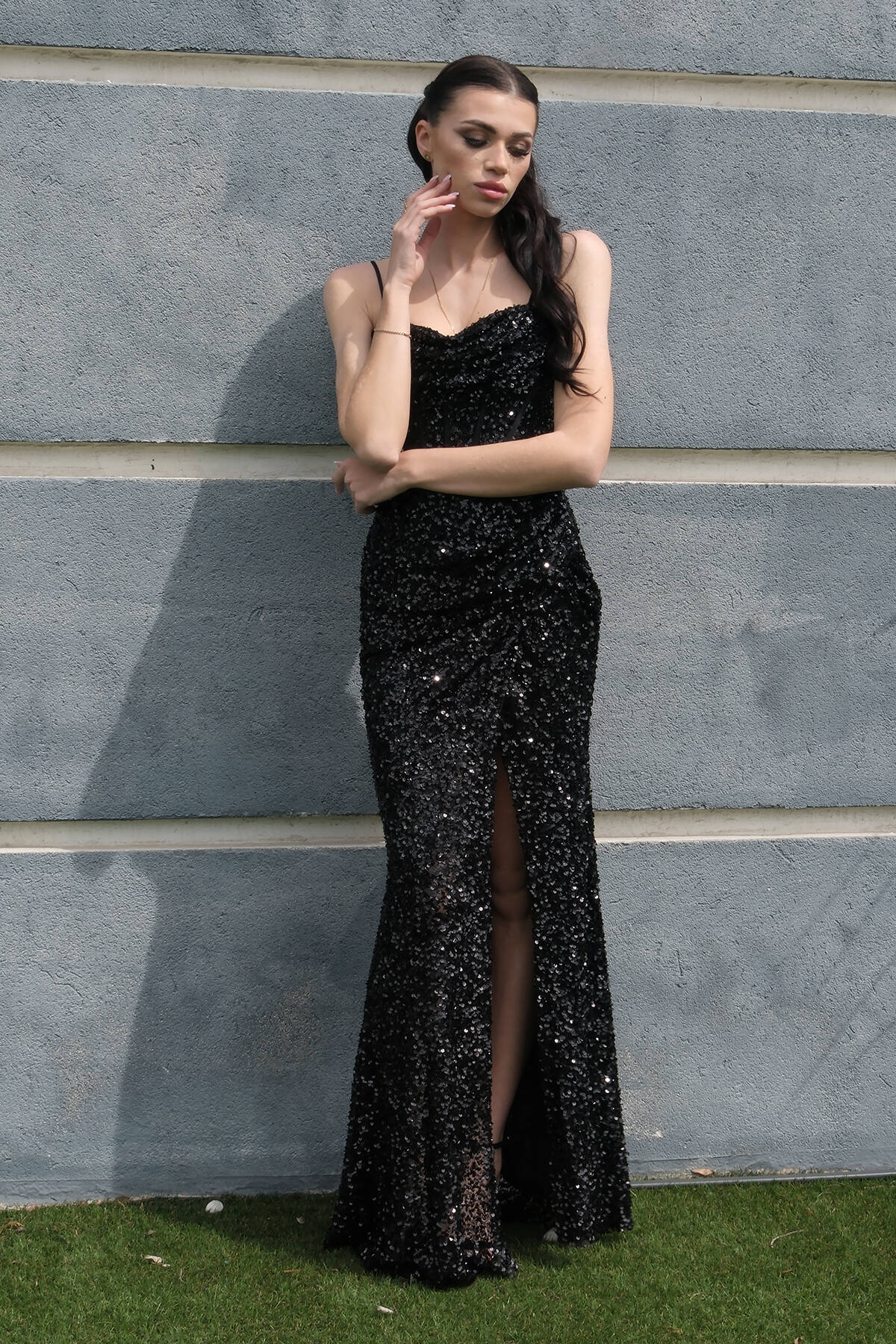 Siyah Drapeli Parlak Pul Payetli Askılı Abiye 9705539.01 - Ardanewline