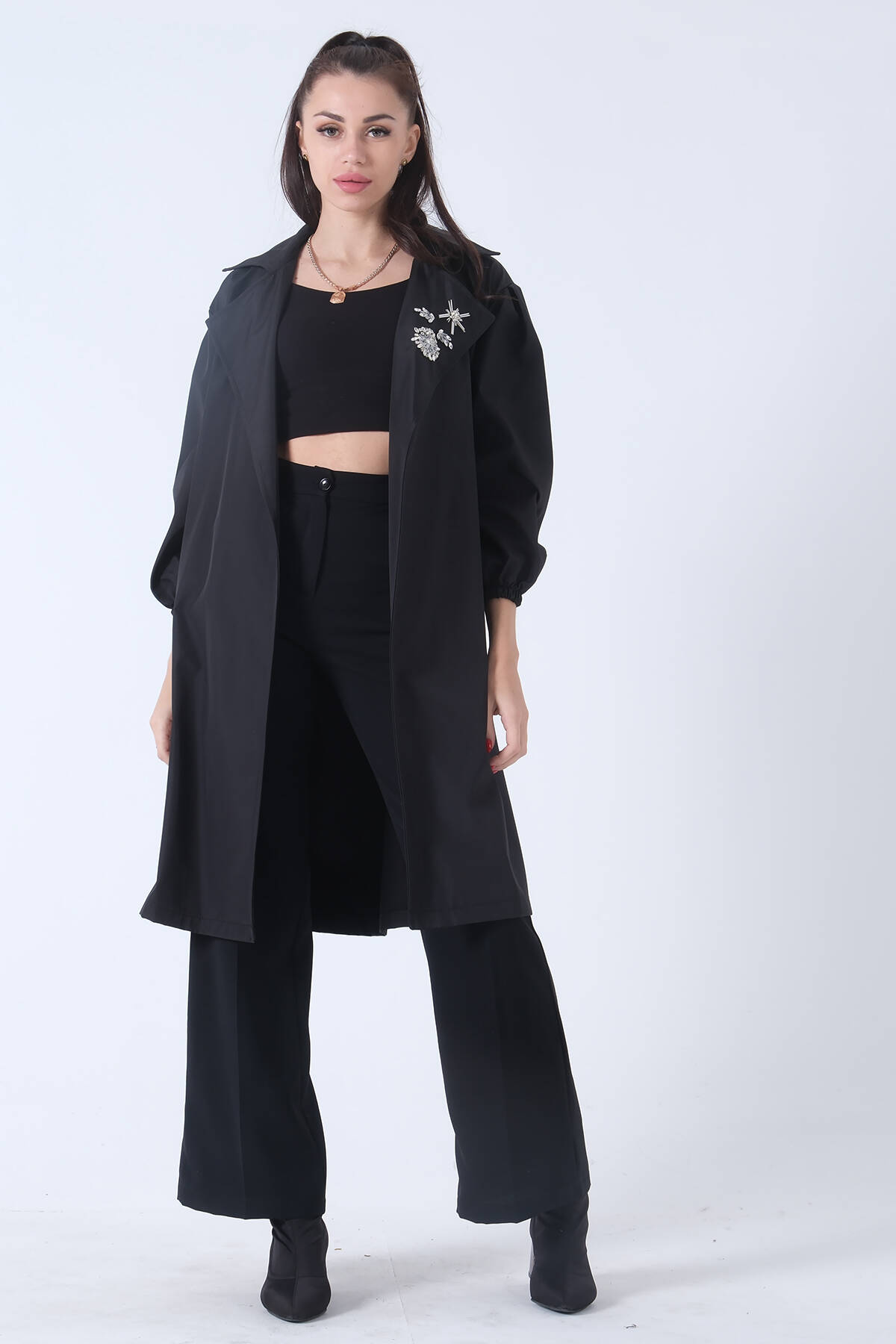 Siyah Düşük Kol Yakası Taş İşlemeli Astarsız Trençkot 3971816.01 - Ardanewline