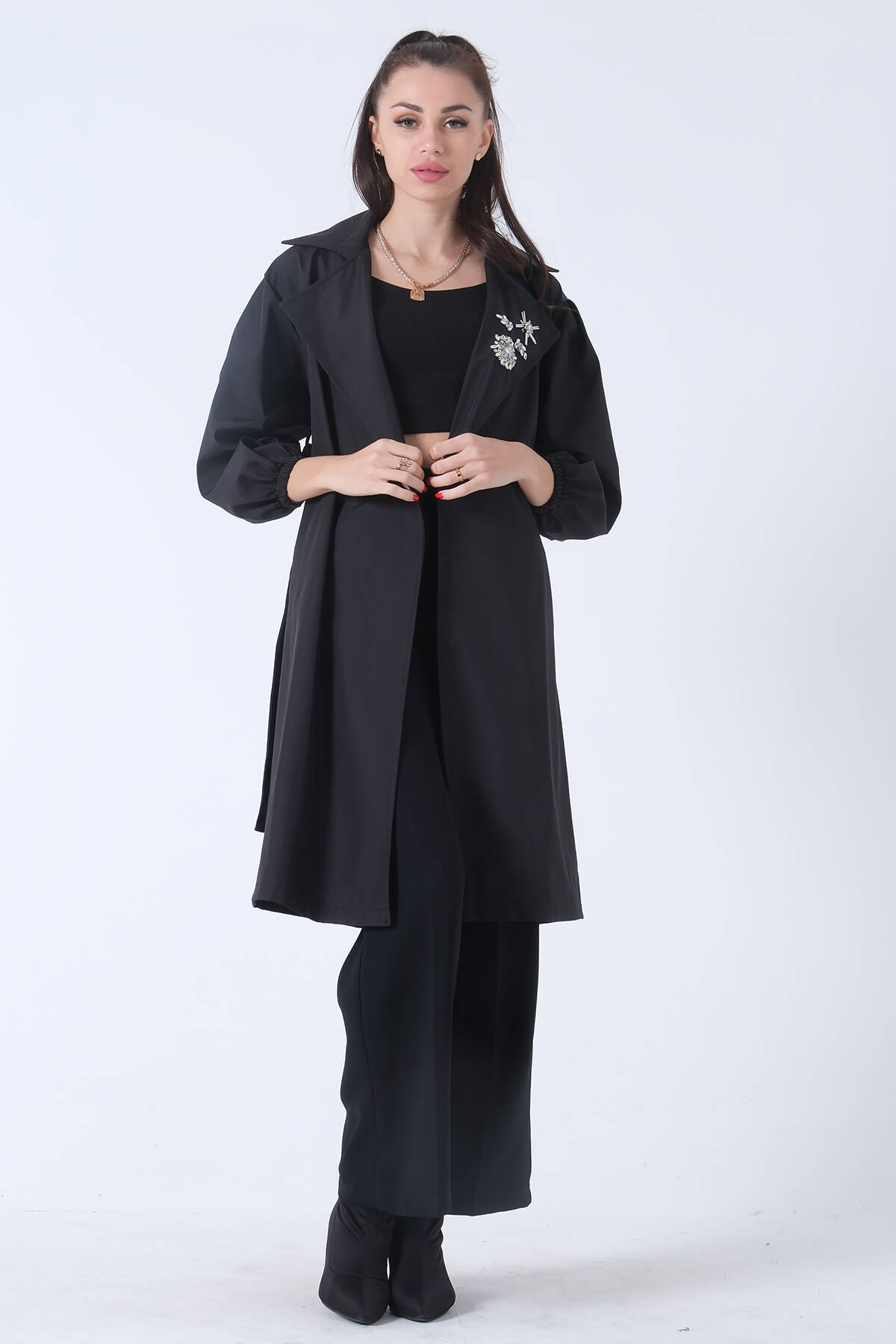 Siyah Düşük Kol Yakası Taş İşlemeli Astarsız Trençkot 3971816.01 - Ardanewline (1)