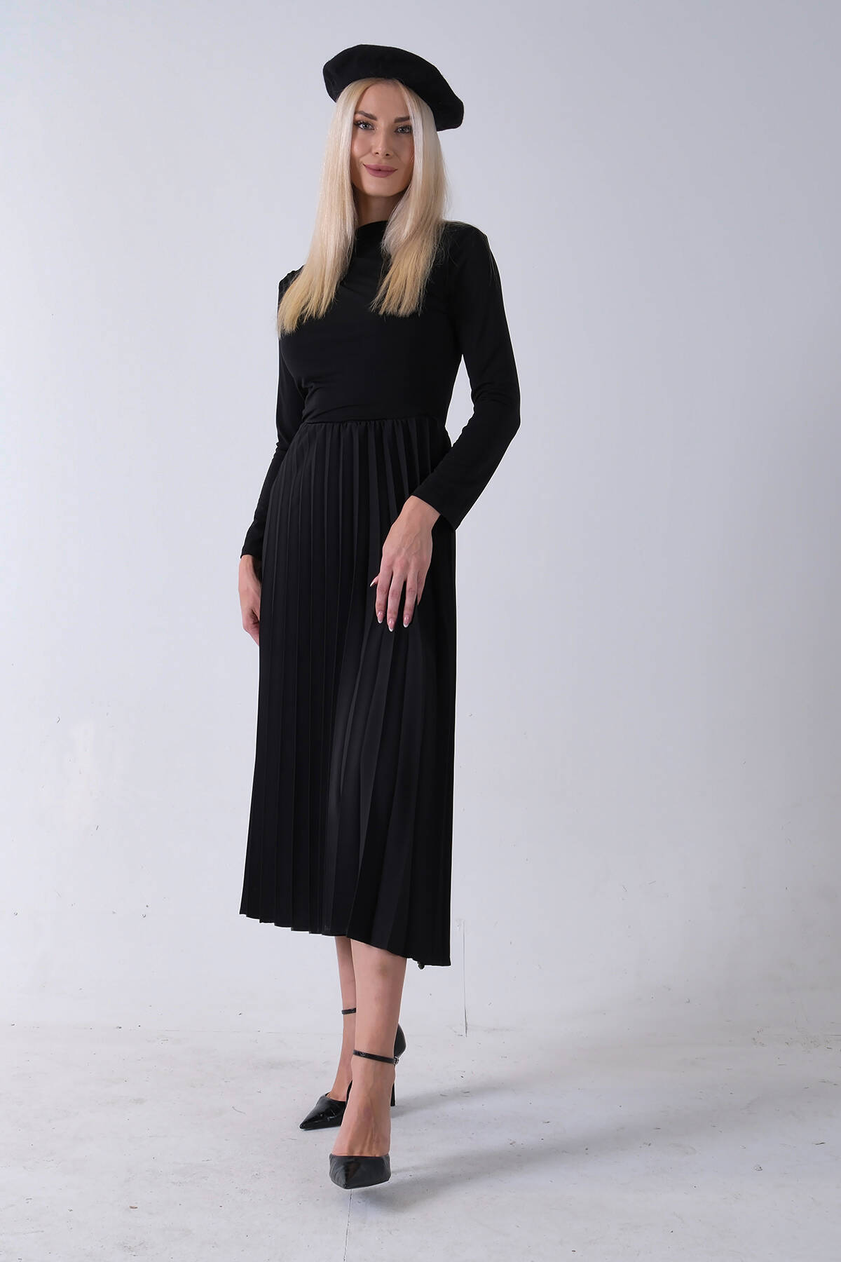 Siyah Eteği Pilise Detaylı Elbise 3975495.01 - Ardanewline