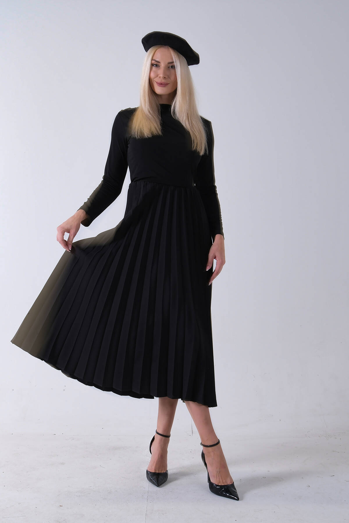 Siyah Eteği Pilise Detaylı Elbise 3975495.01 - Ardanewline (1)