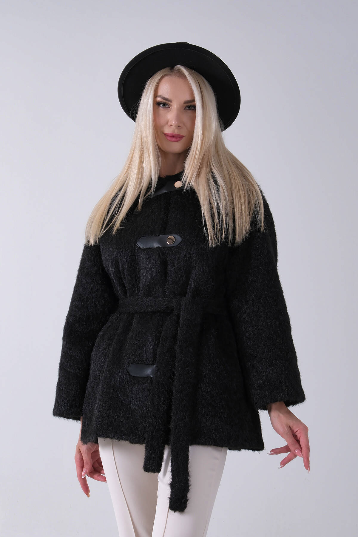 Siyah Gömlek Yakalı 4 Düğme Deri Bukle Detaylı Kaşe Yün Ceket 5307122.01 - Ardanewline