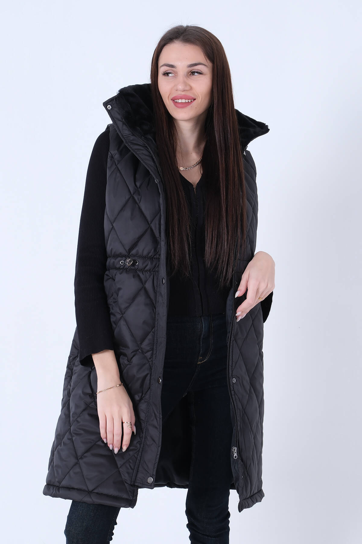 Siyah Kapüşonlu Kapitone Yelek 44510424.01 - Ardanewline (1)