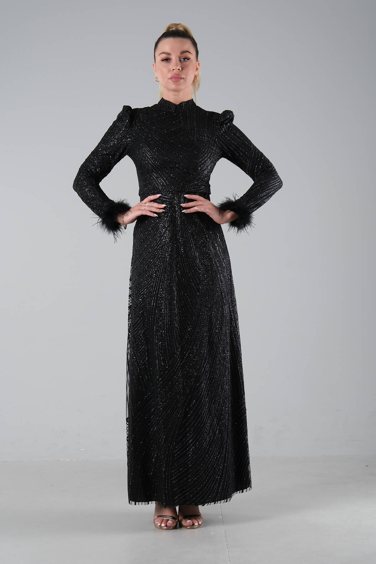 Siyah Kol Uçları Tüylü Abiye Elbise 6502437.01 - Ardanewline