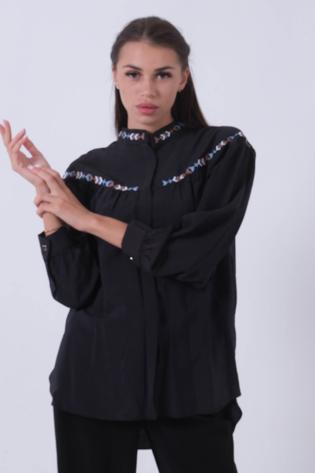 Siyah Motif Desenli Hakim Yaka Gömlek 0806248.01 - Ardanewline
