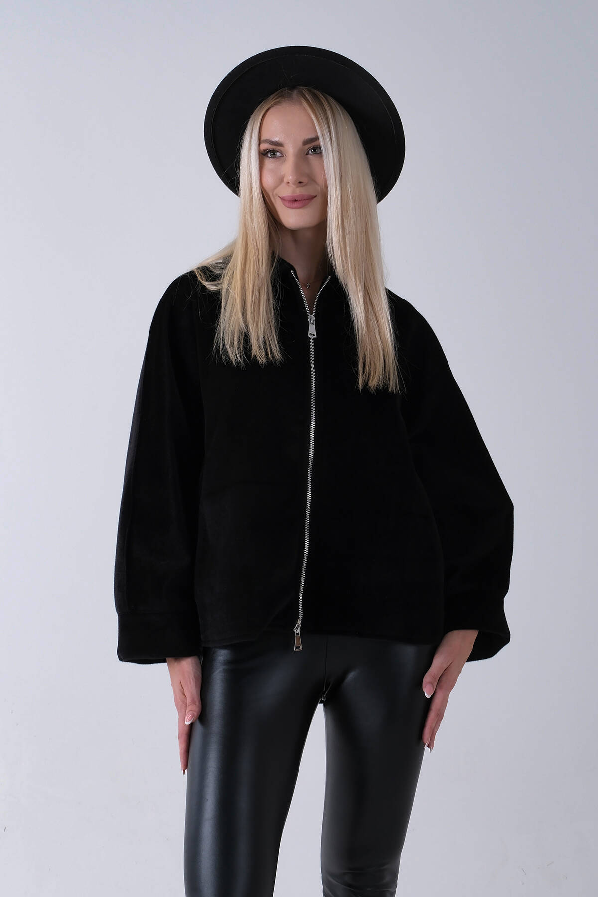 Siyah Ön Fermuarlı Yarasa Kol Detaylı Yün Kısa Ceket 3971215.01 - Ardanewline