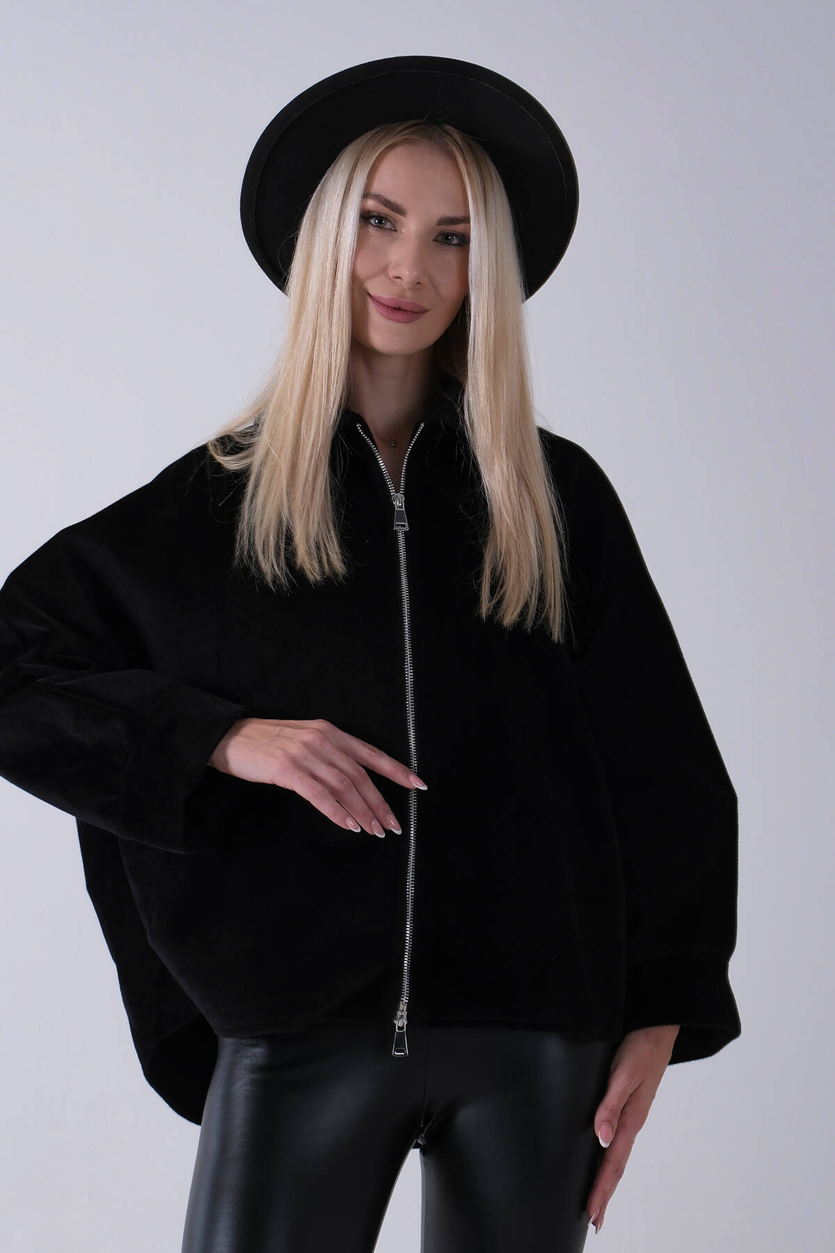 Siyah Ön Fermuarlı Yarasa Kol Detaylı Yün Kısa Ceket 3971215.01 - Ardanewline (1)