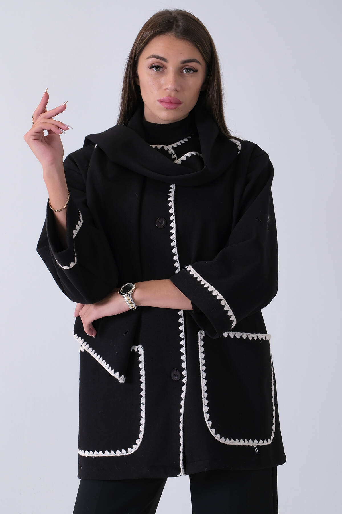 Siyah Önü Düğmeli Atkılı Süs Dikiş Detaylı Cepli Kısa Kaban 31050712.01 - Ardanewline (1)