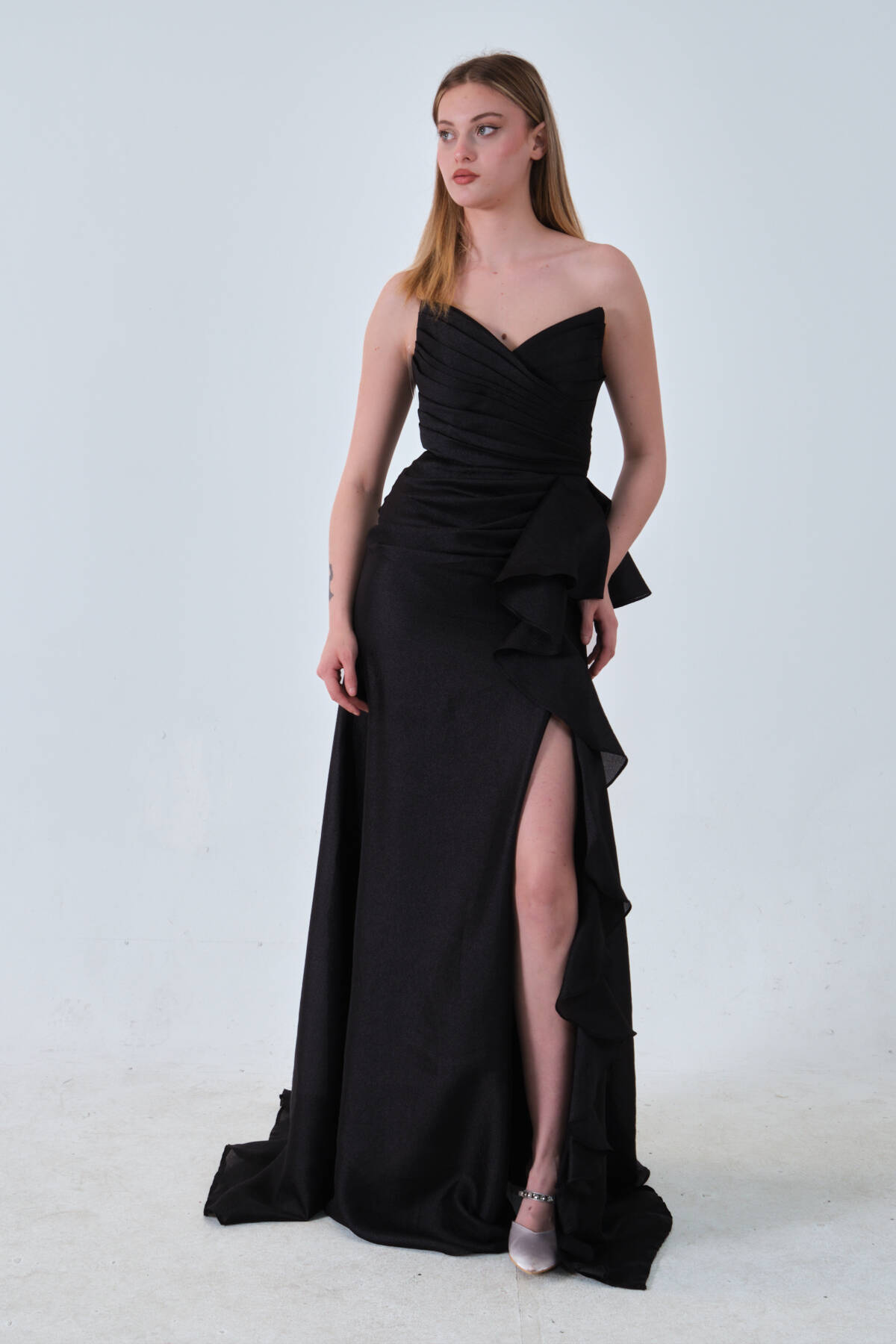 Siyah Önü Fırfırlı Straplez Abiye 0801184.01 - Ardanewline (1)