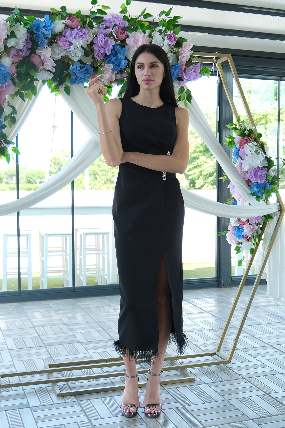 Siyah Önü Taş Detaylı Yırtmaçlı Tüy Detaylı Abiye 9705402.01 - Ardanewline