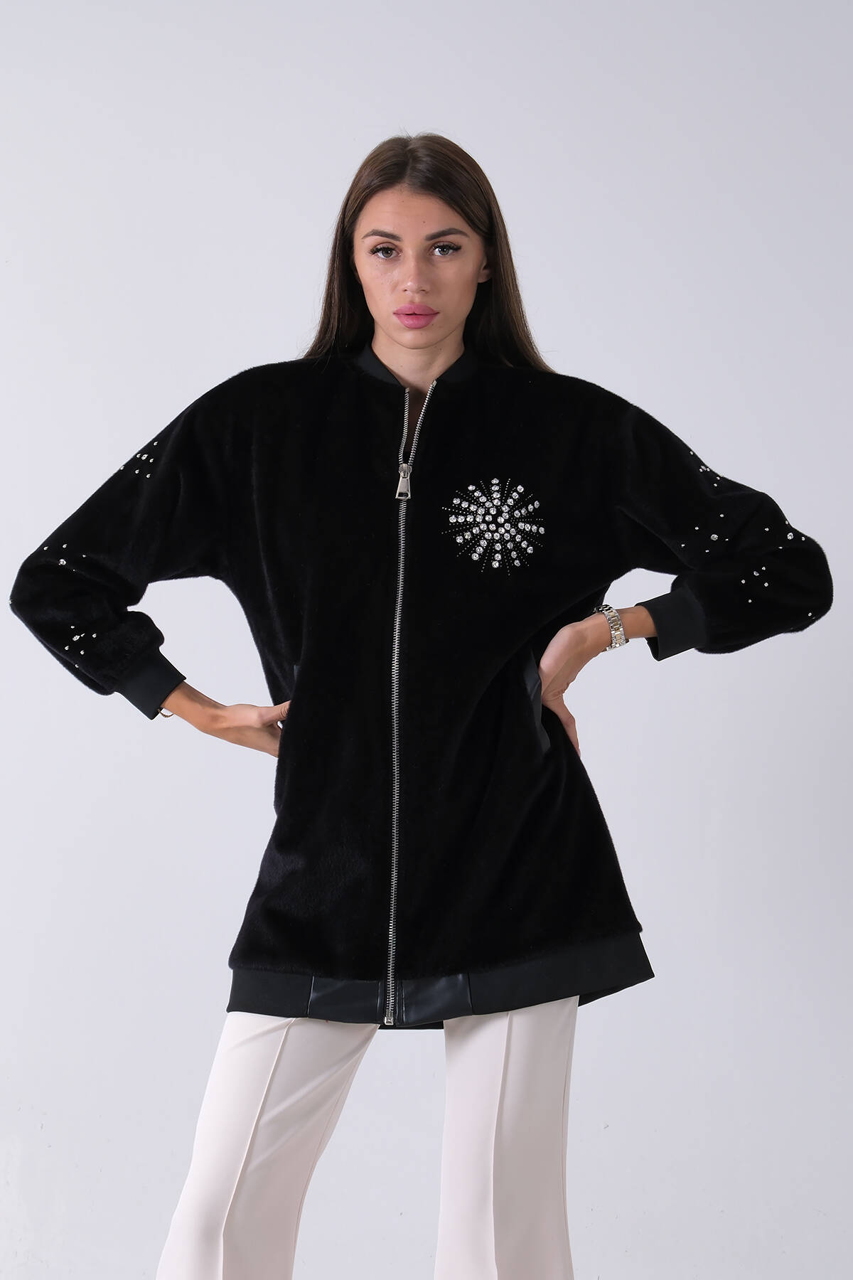 Siyah Üzeri Taş Detaylı Yandan Cepli Peluş Hırka 4701420.01 - Ardanewline