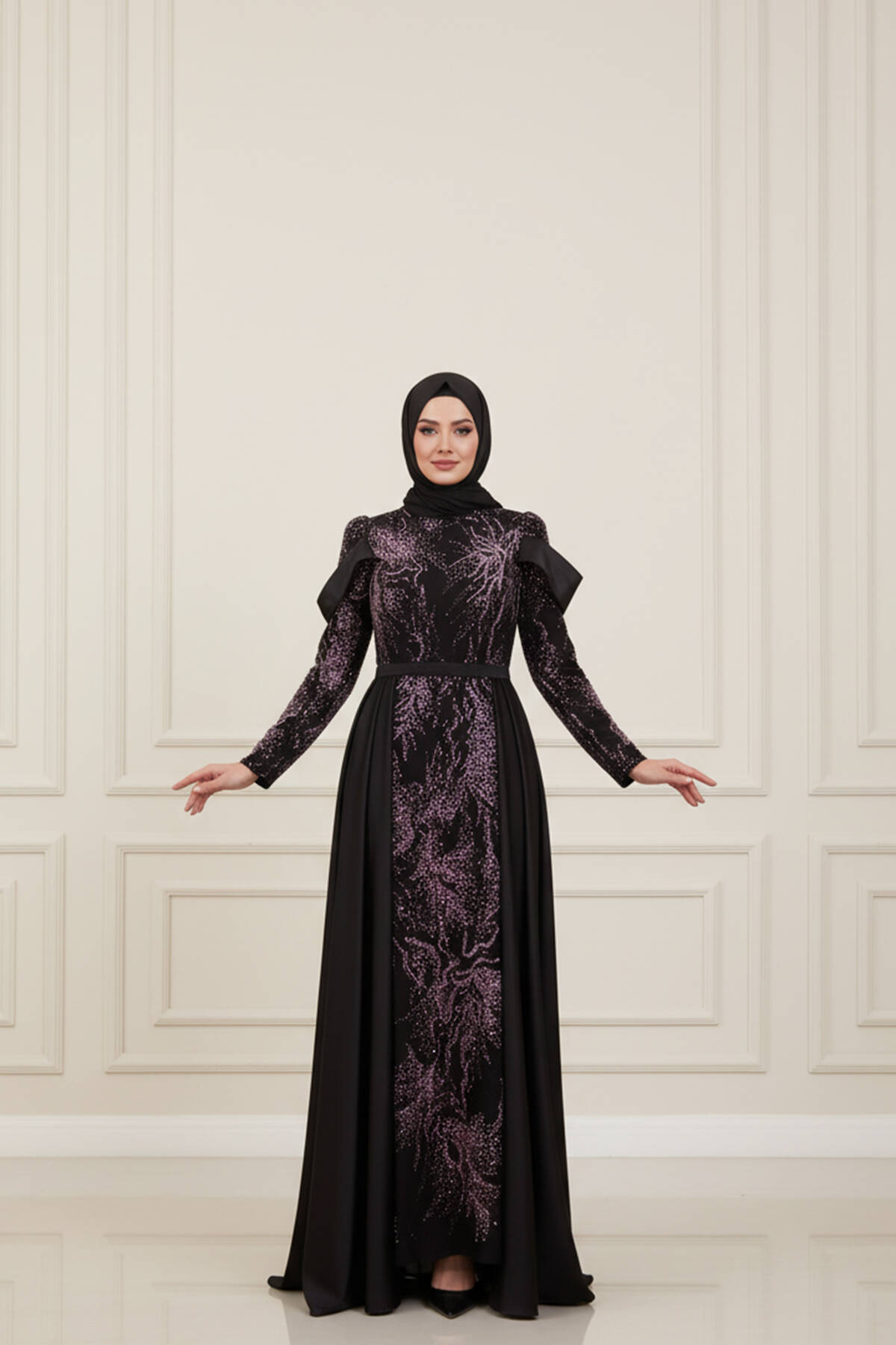 Siyah Üzeri Taş İşlemeli Bisiklet Yaka Tesettür Elbise 6502502.01 - Ardanewline