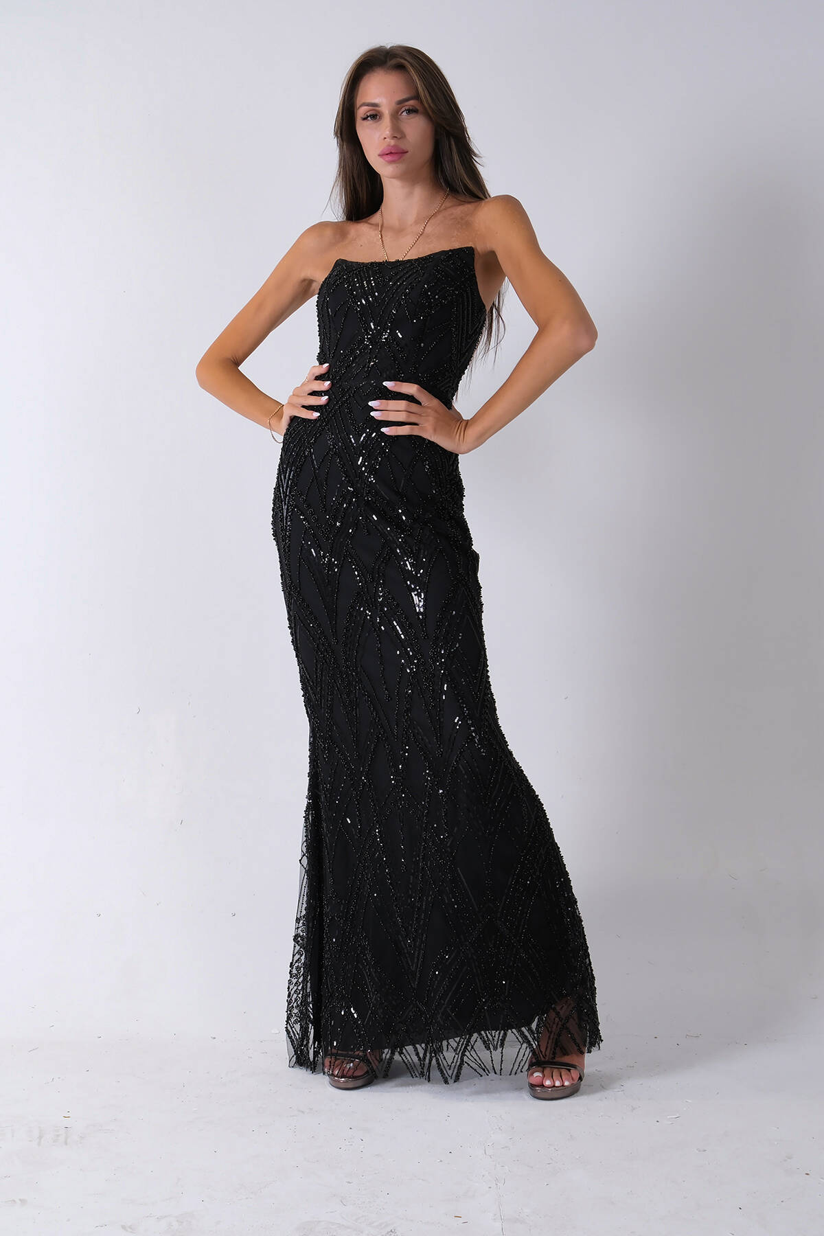 Siyah Üzeri Taş İşlemeli Sırt Bağlamalı Straplez Abiye 9705498.01 - Ardanewline