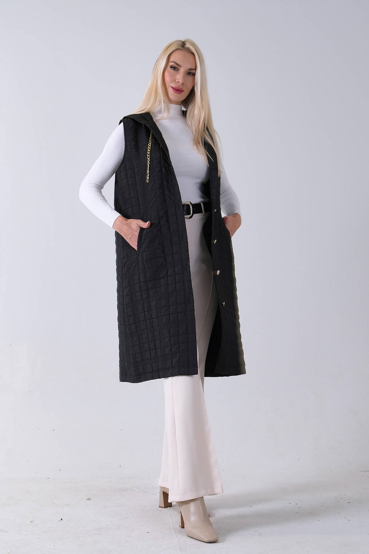 Siyah Zincir Detaylı Fleto Cepli Kapitone Yelek 31070195.01 - Ardanewline (1)