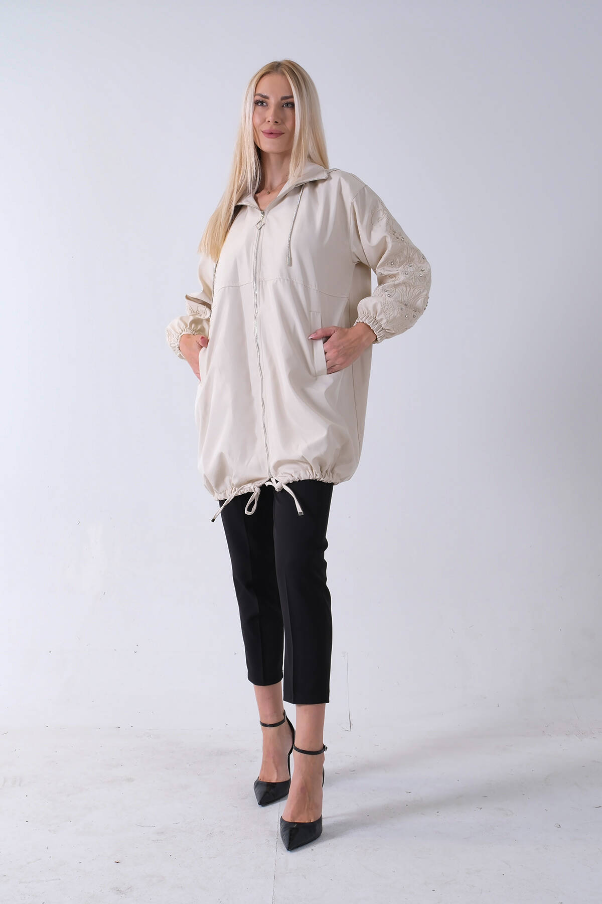 Taş 2 Cepli Kolları Dantel Taş İşlemeli Trenç 940140168.50 - Ardanewline