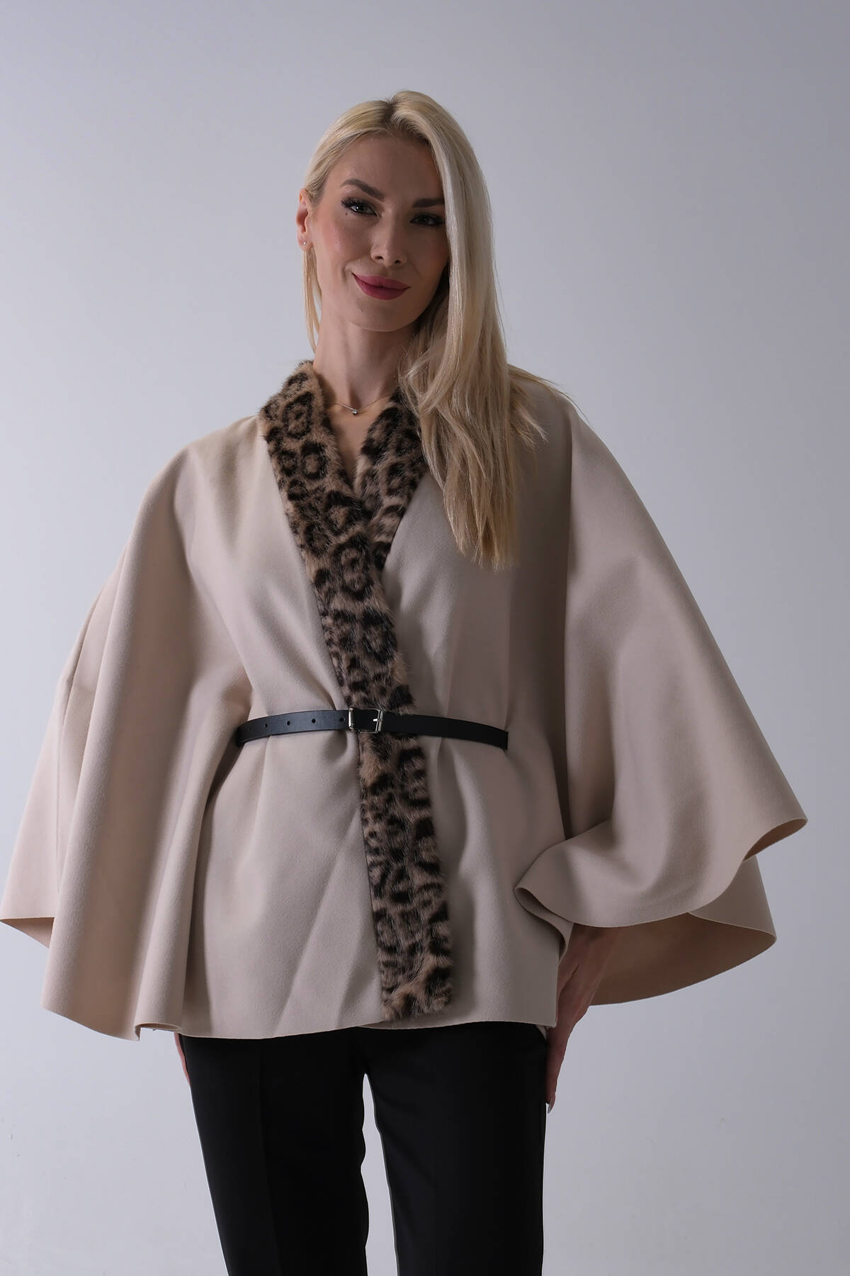 Taş Yanları Leopar Kürk Detaylı Kemerli Panço 47122726.50 - Ardanewline (1)
