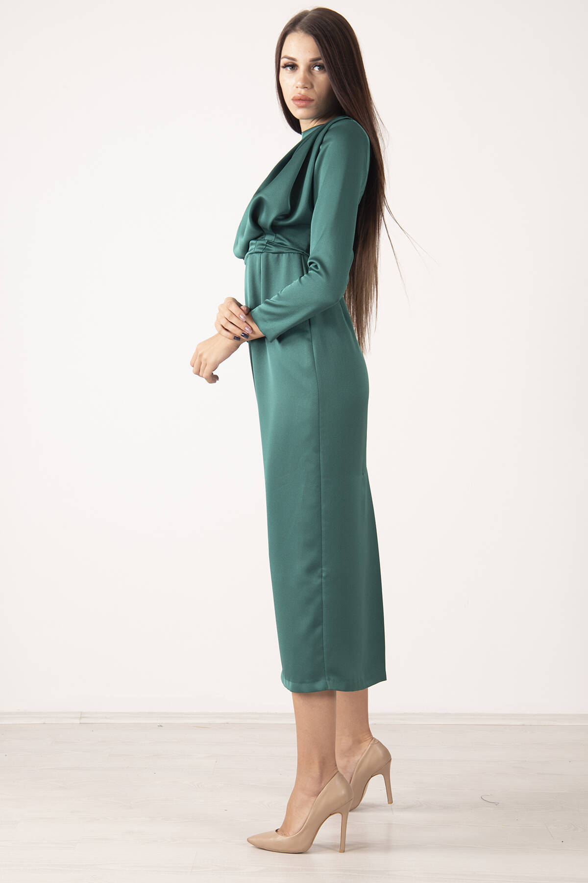 Zümrüt Üzeri Pilise Detaylı Saten Tesettür Abiye Elbise 6502300.123 - Ardanewline (1)