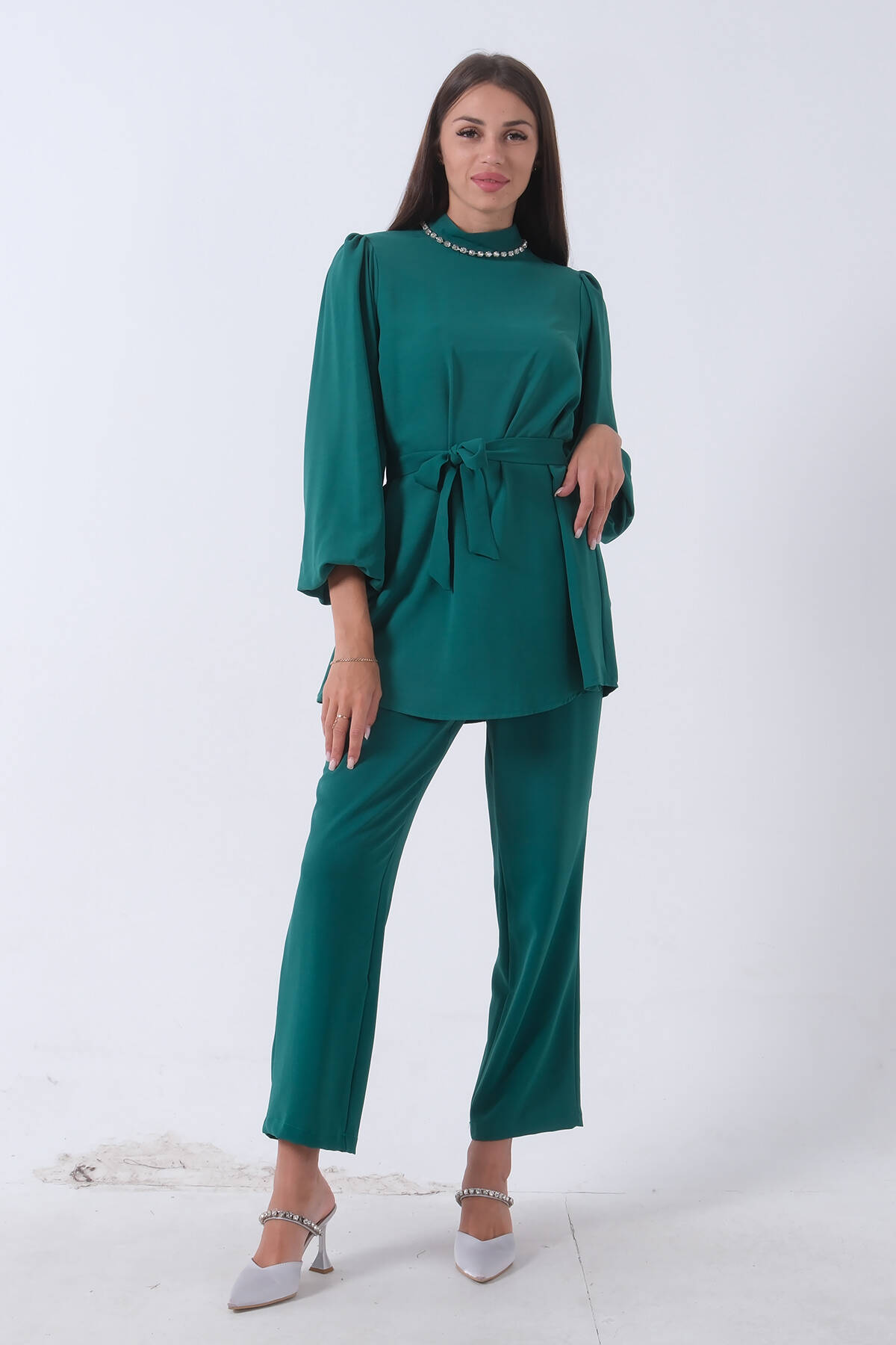 Zümrüt Yakası Taş Detaylı Balon Kol Pantolonlu Takım 46320011.123 - Ardanewline