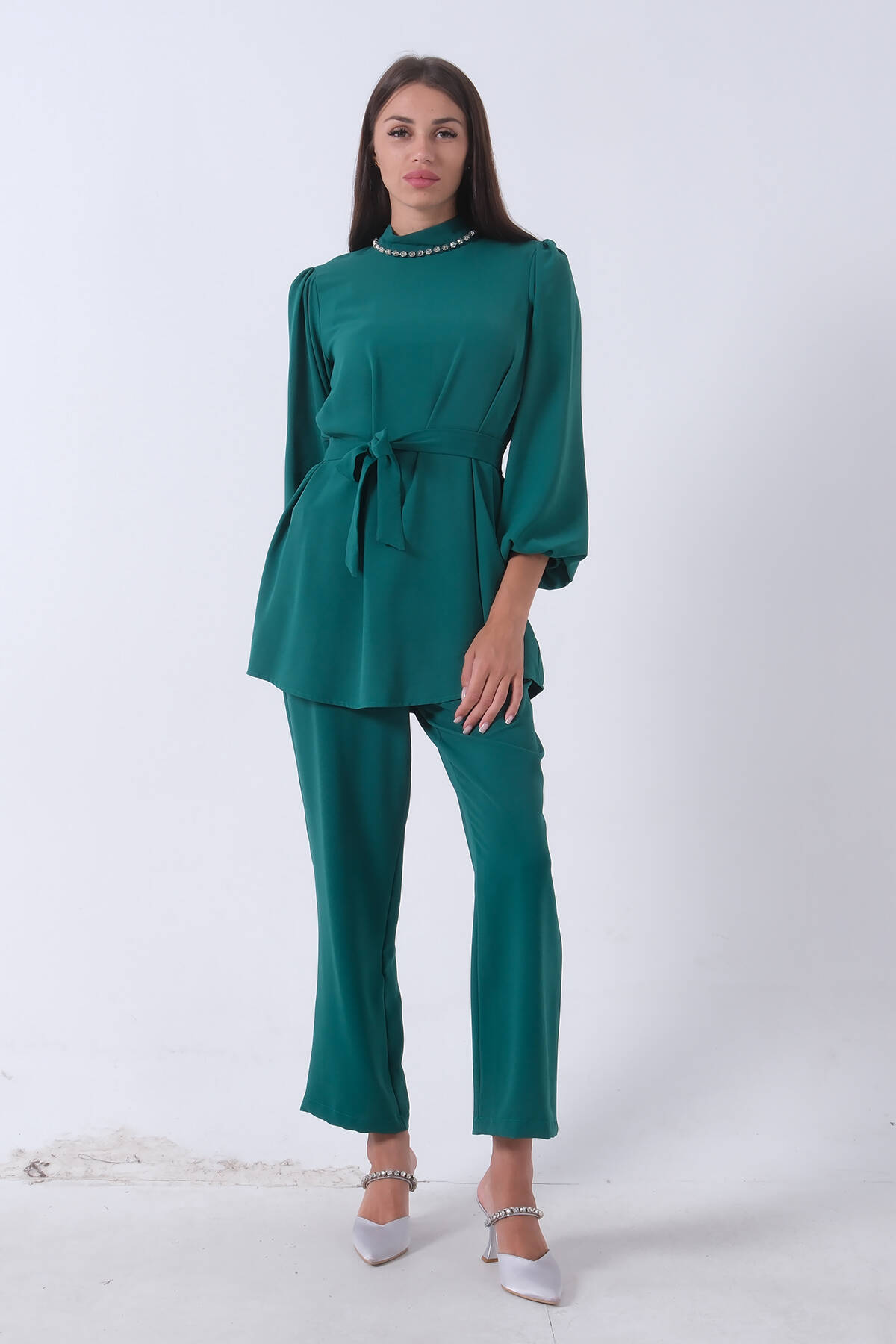 Zümrüt Yakası Taş Detaylı Balon Kol Pantolonlu Takım 46320011.123 - Ardanewline (1)